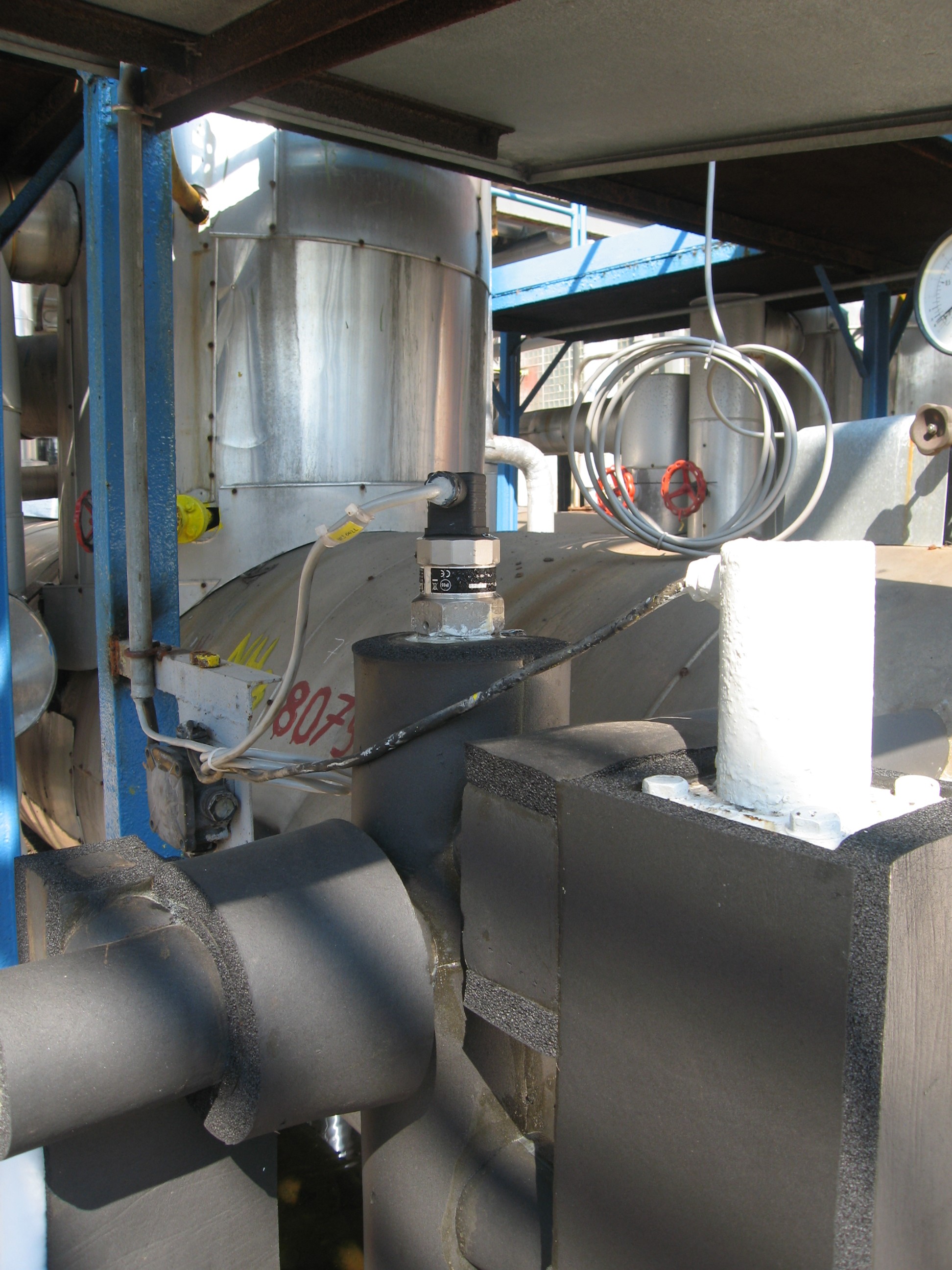 Ammonia plant - tank level sensor